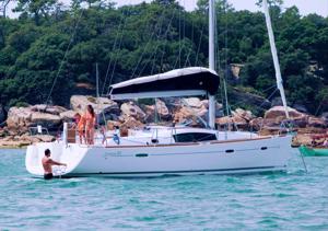 The Benetaeu Oceanis 40 provides a generous rear bathing deck. Image courtesey & with permission of Beneteau S.A.