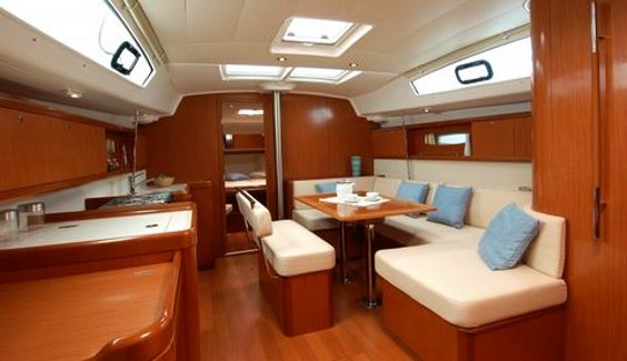 The spacious Beneteau Oceanis 43 main cabin. Image courtesey & with permission of Chantiers Jeanneau S.A.