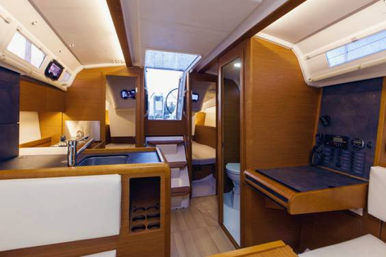 The Jeanneau Sun Odyssey 349 main cabin. Image courtesey & with permission of Chantiers Jeanneau S.A.
