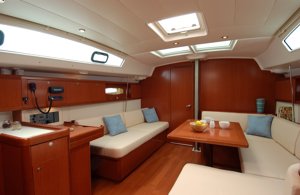The spacious Beneteau Oceanis 43 main cabin. Image courtesey & with permission of Chantiers Jeanneau S.A.