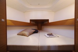 The Jeanneau Sun Odyssey 33i sailing yacht provides a foreward v-berth with hatch above allowing you to watch the stars from your bed