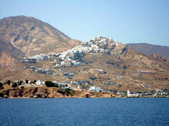 Sailing holiday locations in Greece: Looking up at the chora on Sérifos from Órmos Livádhiou. Nísos Sérifos