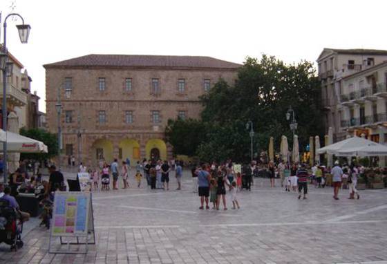 Sailing holiday locations in Greece: The museum in the main sqaure was originally built by the Venetians as a naval arsenal